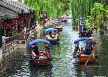 شينخوا : سياحة العطلتين الصينيتين تعكس قوة وحيوية الاقتصاد الصاعد