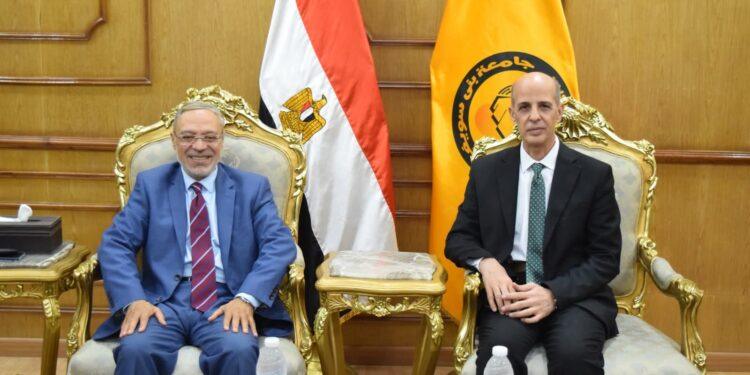 رئيس جامعة بني سويف يستقبل لجنة التحكيم النهائي لجائزة مصر للتميز الحكومي لتقييم خمس كليات متقدمة للجائزة(صور)