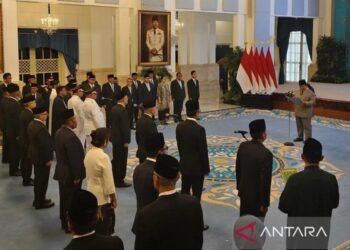 بينهم سفير إندونيسيا الجديد فى مصر…عشرة سفراء جدد يؤدون اليمين الدستوري امام الرئيس الإندونيسي برابوو