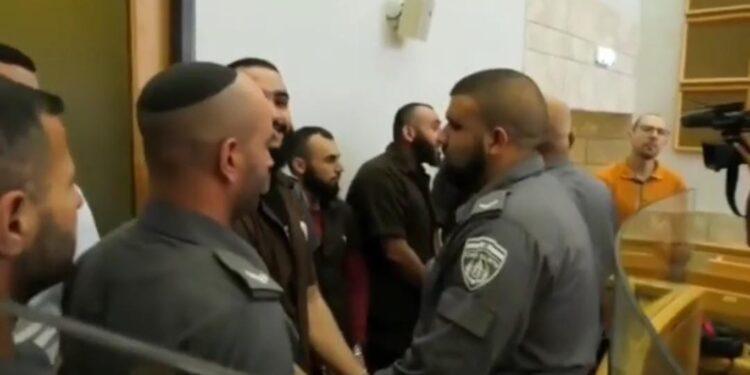 غزة تستعد لاستقبال 1900 أسير محرر ضمن صفقة التبادل.. ووزارة الصحة تعلن حالة الاستنفار الطبي