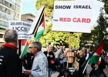 عاجل: مظاهرات حاشدة في أوروبا احتجاجاً على مباراة إيطاليا و”إسرائيل”