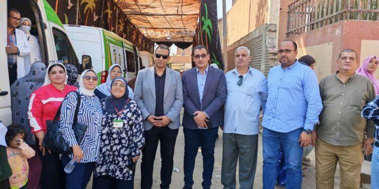 تحت رعاية الشباب والرياضة ومؤسسة زايد العليا وبنك الطعام وبنك الكساء ومحافظة القليوبية يطلقون قوافل متكاملة لخدمة المواطنين بمركز شباب مرصفا ببنها