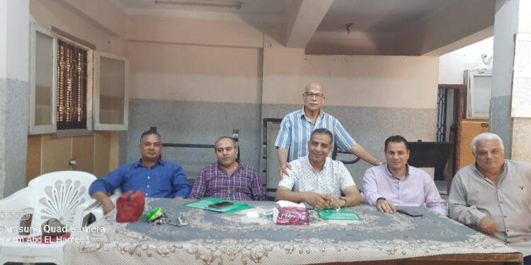 مدير عام الشباب والرياضة.. يتابع أعمال انعقاد الجمعية العمومية العادية بمركز شباب عزيز وبدوي ببنها