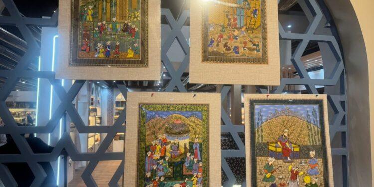 فنون ومخطوطات اوزبكستان التاريخية فى معرض الرياض للكتاب