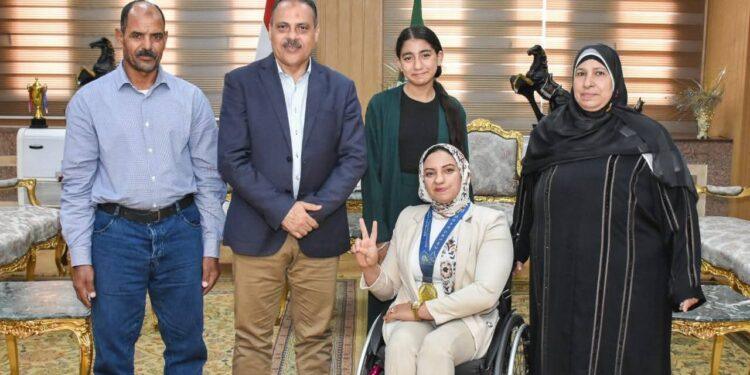 بمنحها شعار المحافظة وشهادة تقدير … محافظ الشرقية يُكرم بطلة رفع الأثقال ريحاب أحمد رضوان ابنه مدينة منيا القمح لحصولها على ذهبية بطولة العالم لرفع الأثقال البارالمبي وزن 61 كجم