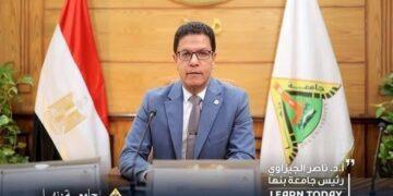 رئيس جامعة بنها يهنيء الباحث بلال سالم بمناسبة اكتشاف عالمي جديد في مجال الحفريات الفقارية