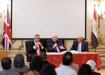 وزير التعليم العالي يشارك في مؤتمر “Going Global” بلندن ويجتمع مع الطلاب المصريين الدارسين بالمملكة المتحدة ومسؤولي شركة “Pearson”