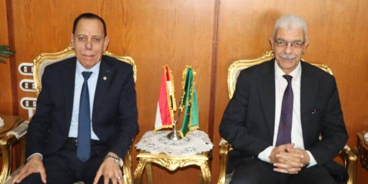 رئيس جامعة المنوفية يستقبل رئيس محكمة شبين الكوم ورئيس لجنة متابعة الانتخابات بالمنوفية لمتابعة استعدادات الجامعة لانتخابات مجلس النواب وتعزيز التعاون مع مؤسسات الدولة لإنجاح العملية الانتخابية