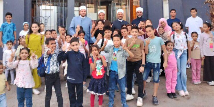 مسجد التواب بالغردقة ينظم رحلة لطلابه داخل متحف الغردقة.