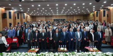 الجامعة اليابانية تكرم رئيس هيئة الجايكا تقديرًا لدعمه التعاون المصري الياباني