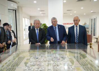 رئيس هيئة الجايكا اليابانية يزور الجامعة المصرية اليابانية ويلقي محاضرة حول التقارب العلمي بين الشعوب