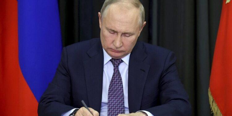 في يوم الوحدة الوطنية.. بوتين يعلن عن عيدين جديدين لدعم تنوع روسيا الحضاري