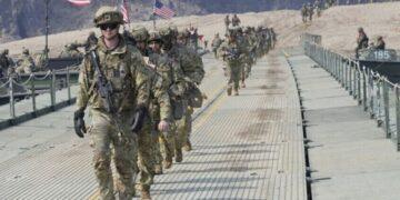 “اقتلوا الجميع”.. تقارير تتحدث عن استهداف الجيش الأمريكي لناجين من قارب بالكاريبي