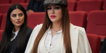 العرب يواجهون الخطر بمزيد الخيانات