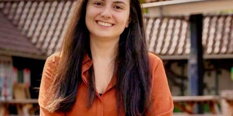 آني زالينيان أول عضو برلمان من أصل أرمني في البرلمان الهولندي.