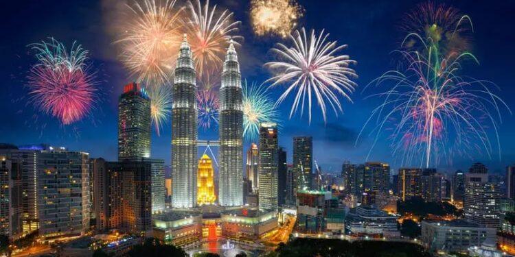 أعداد الزوار من دول آسيان إلى ماليزيا ترتفع بنسبة 15.5٪ في النصف الأول من 2025