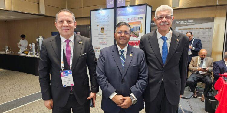 رئيس جامعة المنوفية يلتقي مسؤولي QS لبحث استراتيجيات التصنيف ورفع مكانة الجامعة عالميًا على هامش فعاليات قمة التعليم العالي QS Higher Education Summit Asia Pacific 2025 بجامعة كوريا في سيول