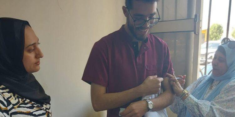 تطعيم طلاب طب الاسنان بجامعة بني سويف ضد الأمراض الفيروسية