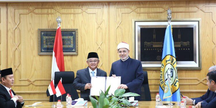 وزير التعليم الإندونيسي يطلق برنامج اللغة الإندونيسية بجامعة الأزهر لتعزيز التعاون التعليمي بين إندونيسيا ومصر