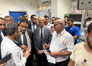 رئيس جامعة بني سويف يتفقد مصابي حريق المستشفى العسكري ومعدية أشمنت