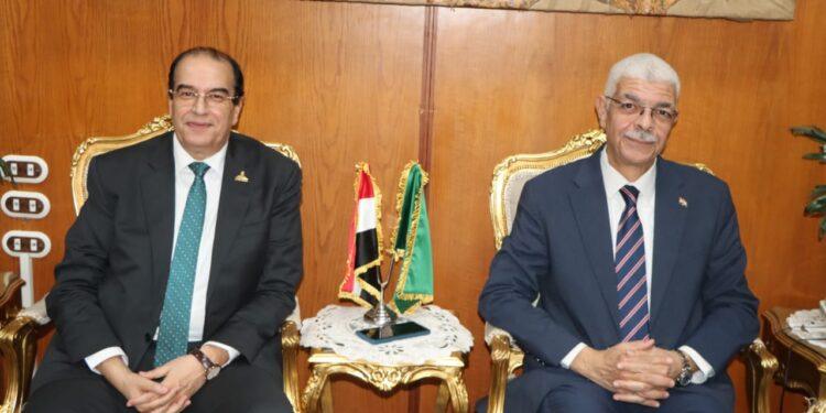 رئيس جامعة المنوفية يلتقي الدكتور أحمد الشعراوي ويهنئه بعضوية مجلس الشيوخ