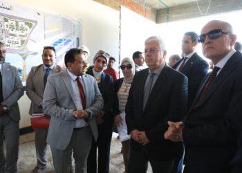 وزير التعليم العالي ومحافظ الأقصر ورئيس الجامعة يتفقدون المشروعات الجاري تنفيذها بجامعة الأقصر بتكلفة 2 مليار و377 مليون جنيه