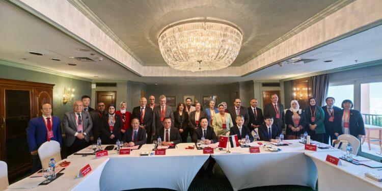 جمعية الصداقة المصرية الصينية تشارك في الندوة العلمية التي نظمتها جامعة نانجينغ للطب الصيني