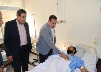 محافظ المنوفية يزور المصابين في حريق مصنع السادات