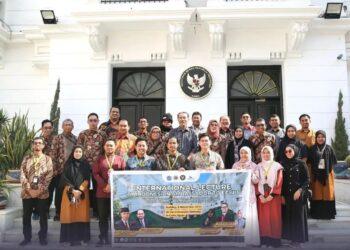 السفارة الإندونيسية بالقاهرة تستضيف ندوة حول التعاون الدولي: البحث، وخدمة المجتمع، والمشاركة الصناعية في مصر.