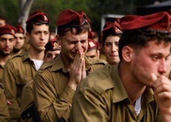 آلاف الضباط “الإسرائيليين” يطالبون بتقديم موعد تحررهم من الجيش احتجاجًا على الأوضاع الحالية