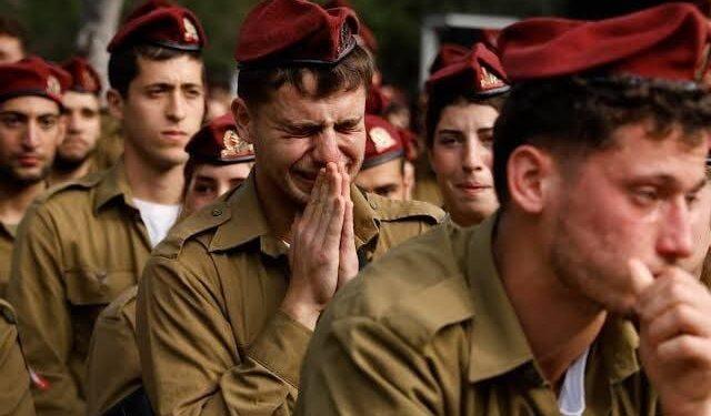 آلاف الضباط “الإسرائيليين” يطالبون بتقديم موعد تحررهم من الجيش احتجاجًا على الأوضاع الحالية