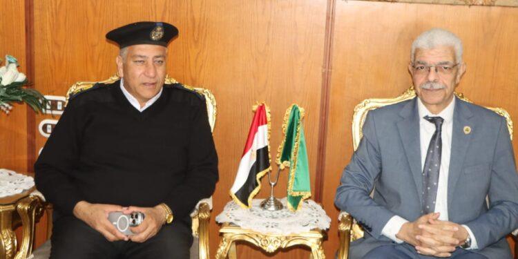 رئيس جامعة المنوفية يلتقى نائب مدير أمن المنوفية لتوفير غرف مؤمّنة بالمستشفيات الجامعية لنزلاء قطاع الحماية المجتمعية