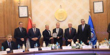 وزير التعليم العالي يكرّم جامعة الدلتا التكنولوجية الفائزة بلقب “افضل جامعة صديقة للبيئة” لعام 2025