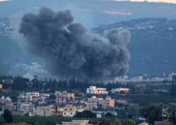 الجيش الإسرائيلي يهاجم منشآت عسكرية لحزب الله في لبنان