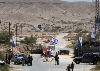 حاجز أمني ومصائد درون.. ماذا تفعل إسرائيل على حدودها؟