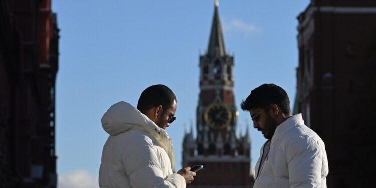 روسيا والسعودية توقعان اتفاقية إلغاء التأشيرات المتبادلة