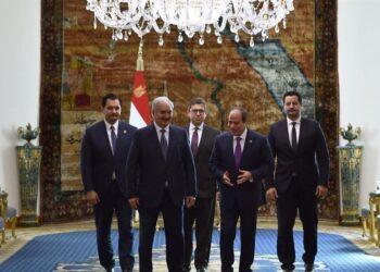 السيسي وحفتر يبحثان ترسيم الحدود البحرية