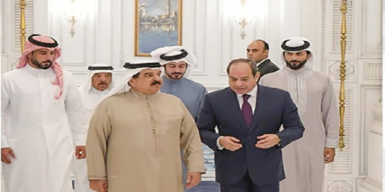 السيسي وملك البحرين يؤكدان حتمية إعادة إعمار غزة وتنفيذ اتفاق ترامب كاملا