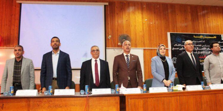 نظمتها كلية التجارة ..جامعة أسيوط ورشة عمل فى “علم البيانات والذكاء الاصطناعي”