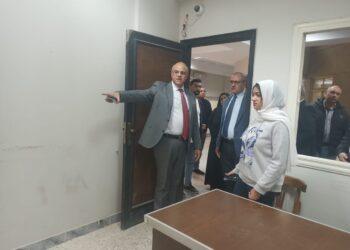 محافظ القليوبية يقوم بجولة مفاجئة لمتابعة سير العمل داخل مجلس ومدينة شبين القناطر