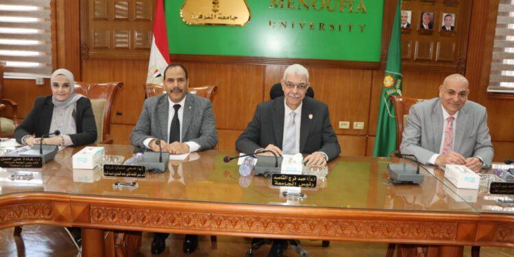 رئيس جامعة المنوفية يترأس لجنة الاحتياجات ويناقش الخطة الخمسية لتعيين المعيدين