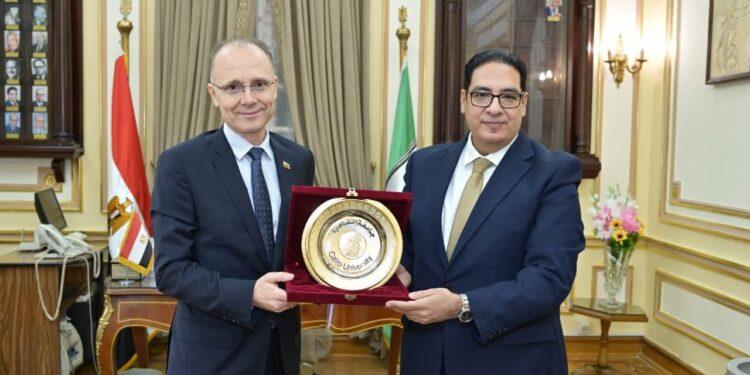 رئيس جامعة القاهرة يستقبل سفير بلغاريا بالقاهرة لبحث تعزيز التعاون الأكاديمي والبحثي في إطار الشراكة الاستراتيجية بين البلدين