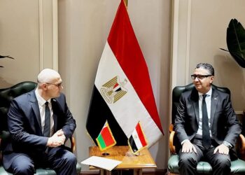 سفير بيلاروسيا فى مصر يلتقى وزير التموين شريف فاروق