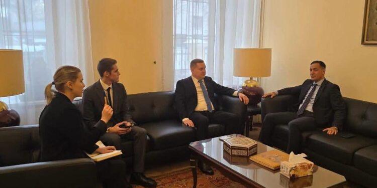 السفير المصري لدى روسيا يستقبل وزير العلاقات الاقتصادية الدولية بمقاطعة “سفيردلوفسك” الروسية