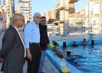 رئيس جامعة المنوفية يتفقد المجمع الأوليمبي للرياضات المائية ويتابع تدريبات طلاب كلية علوم الرياضة