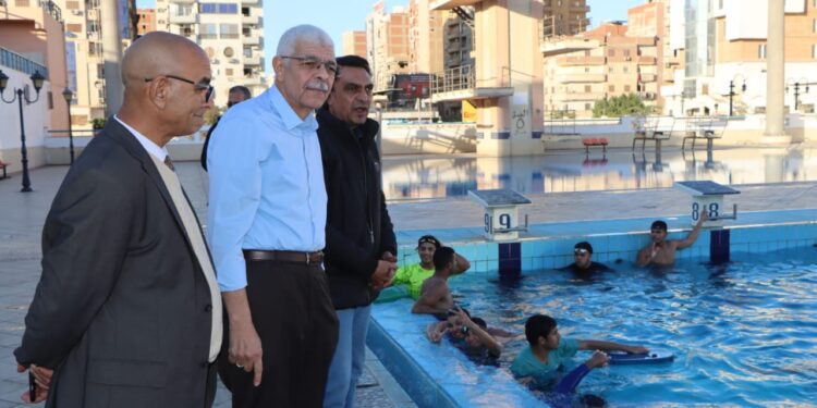 رئيس جامعة المنوفية يتفقد المجمع الأوليمبي للرياضات المائية ويتابع تدريبات طلاب كلية علوم الرياضة