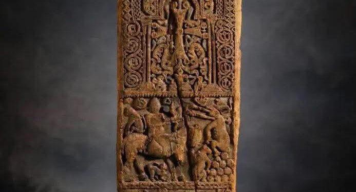 أرمينيا تشترى لوح باب خشبي نادر لكنيسة من القرن الثاني عشر مقابل 459,523 دولارًا من مزاد لندن الدولي لصالح متحف التاريخ في يريفان