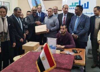 بأجهزة سطر بريل حديثة لدعمهم جهود مكثفة لتمكين ذوى الهمم تعليميا وتكنولوجيا بالبحر الأحمر