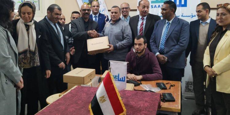 بأجهزة سطر بريل حديثة لدعمهم جهود مكثفة لتمكين ذوى الهمم تعليميا وتكنولوجيا بالبحر الأحمر