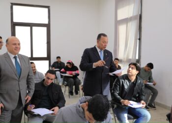 رئيس جامعة المنصورة الجديدة يتابع انطلاق اختبارات الفصل الدراسي الأول
